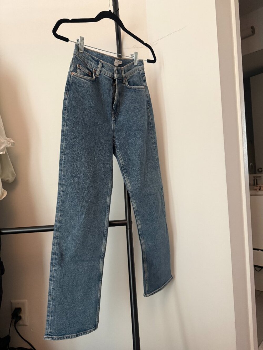 & Other Stories Straight Leg Jeans Size 25